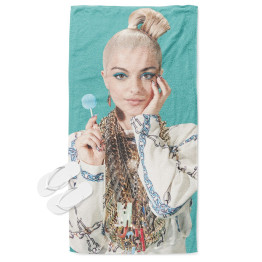 Plážová osuška - Bibi Rexha