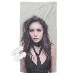 Plážový ručník - Nina Dobrev
