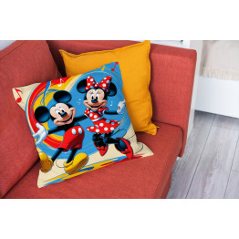 Dekorační polštář Mickey v ikonických červených kraťasech