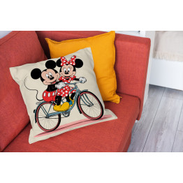 Dekorační polštář Mickey a Minnie – Romantika v pohybu