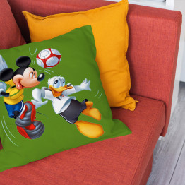 Dekorační polštář Sportovní dobrodružství s Mickeym a Donaldem