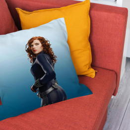 Polštář Scarlett Johansson jako Black Widow
